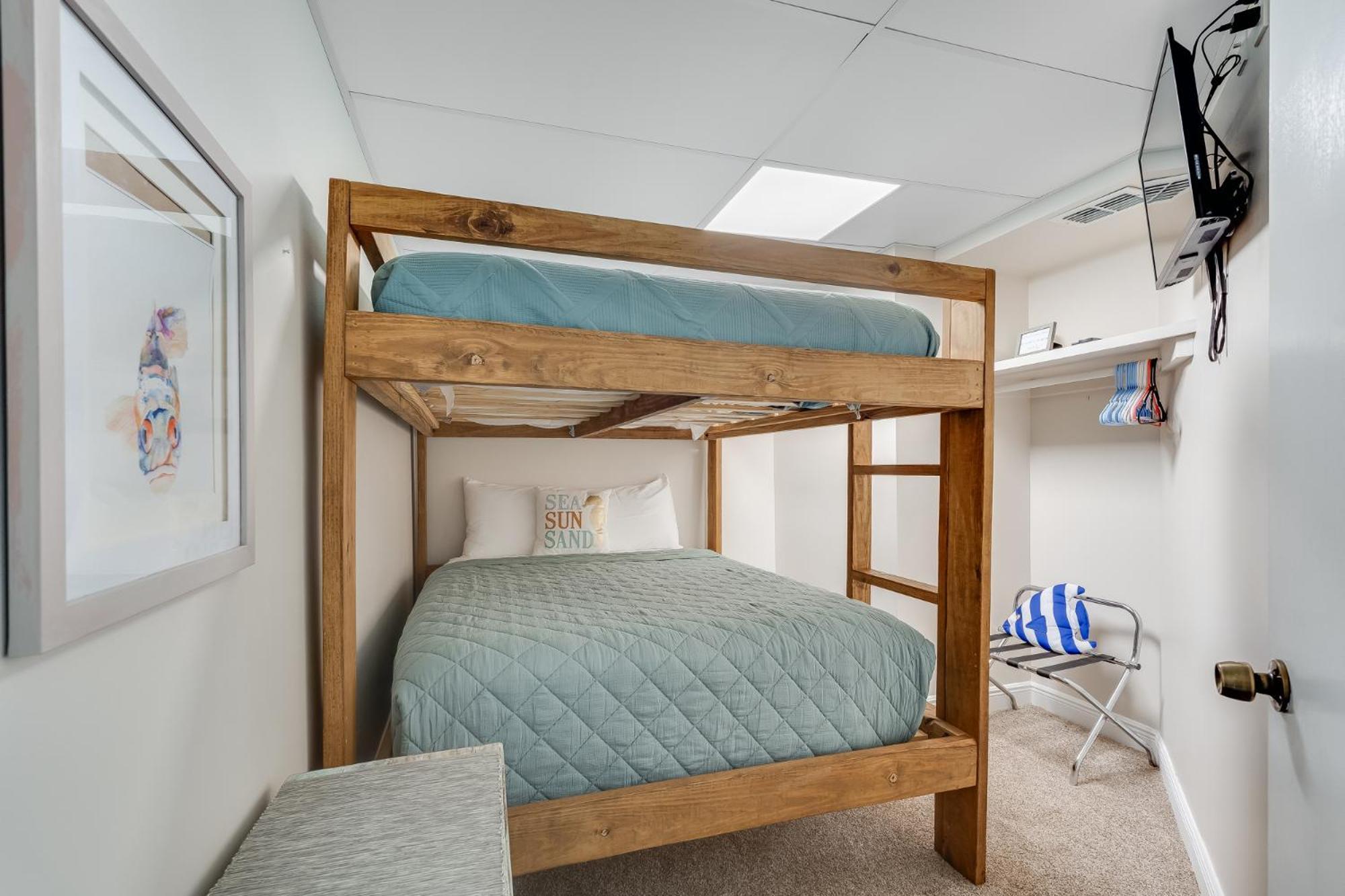 Apartment Sand-crest Overlook - Moondrifter 201 - Local Activity Tickets Included!